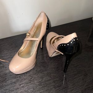 Size 8 tan and black heels